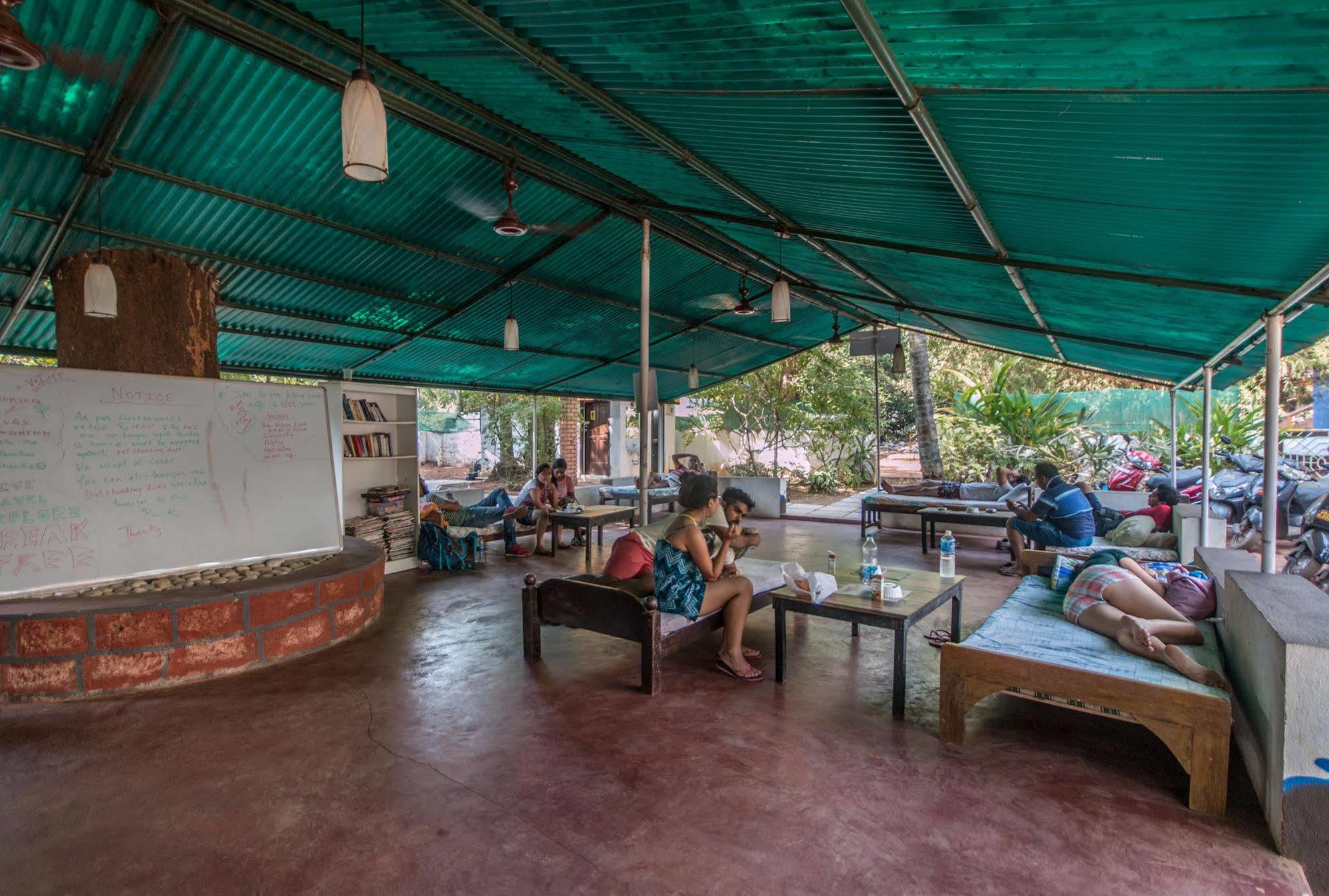 Backpacker Panda Goa Hostel Calangute Buitenkant foto
