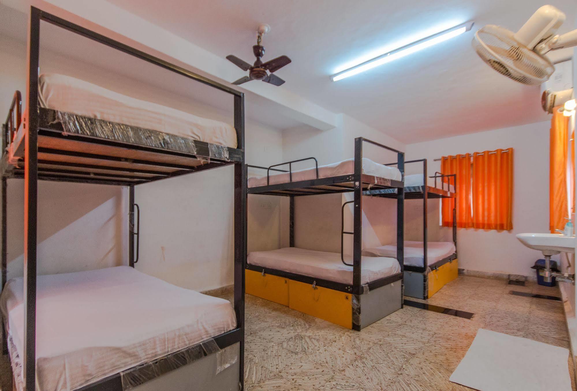 Backpacker Panda Goa Hostel Calangute Buitenkant foto