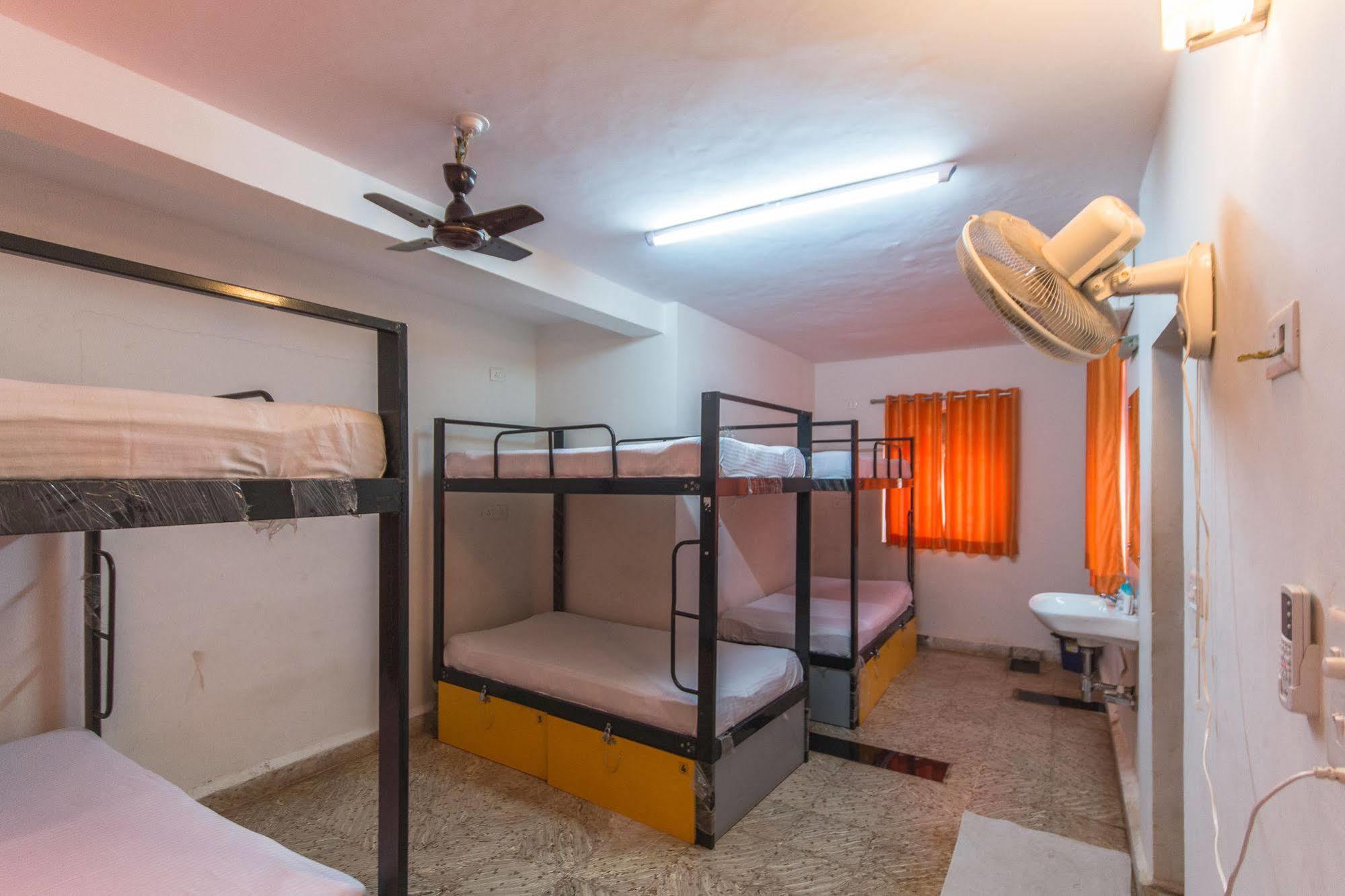 Backpacker Panda Goa Hostel Calangute Buitenkant foto